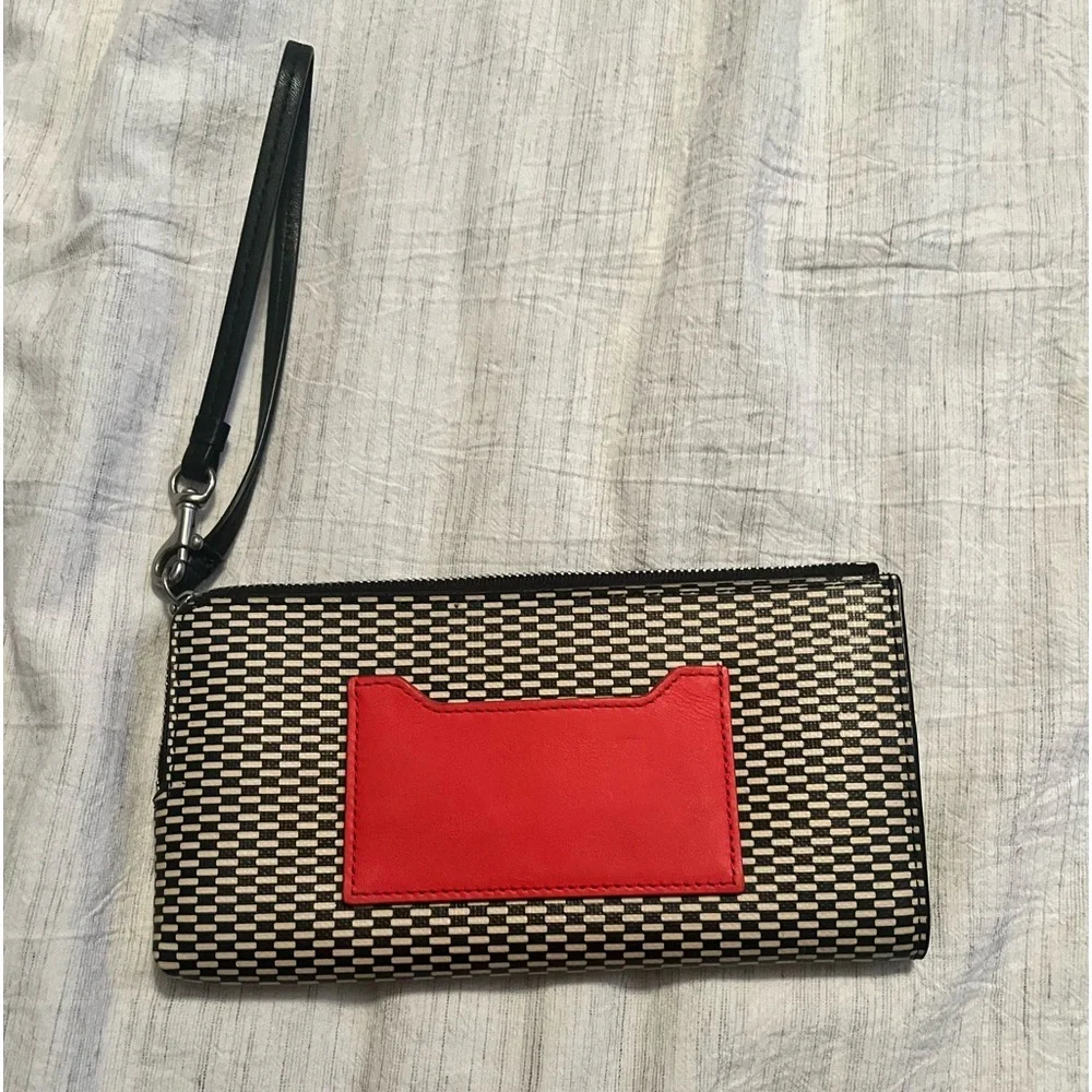Coach wristlet - Picture 3 of 3